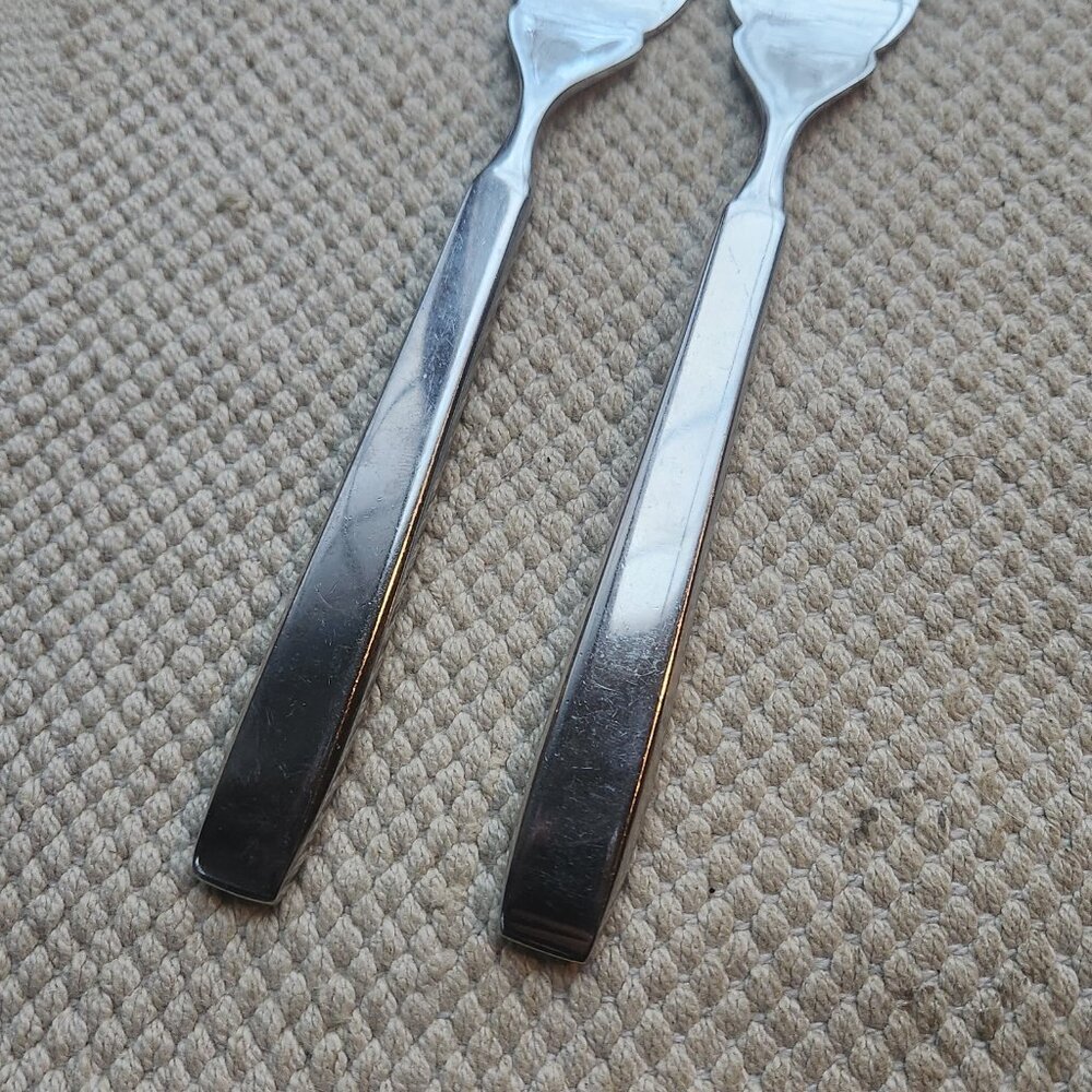 Pair REED & BARTON DIANA GLOSSY STAINLESS FLATWARE KOREA INDIDIVUAL FISH FORKS - Picture 4 of 6